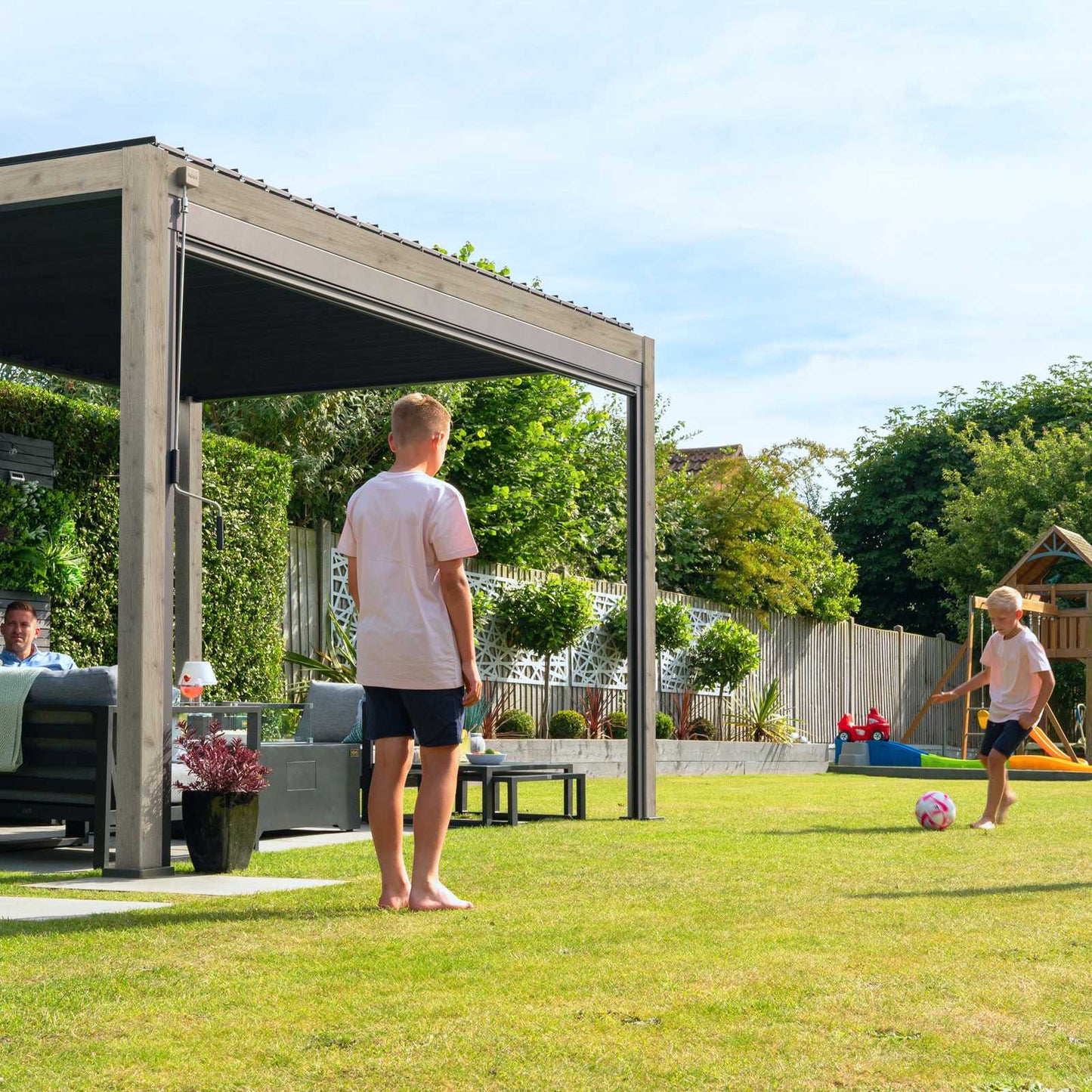 Nova - Titan Aluminium Pergola, 3m Square, Wood Effect
