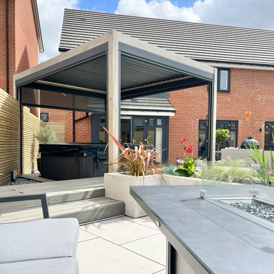 Nova - Titan Aluminium Pergola, 3m Square, Wood Effect