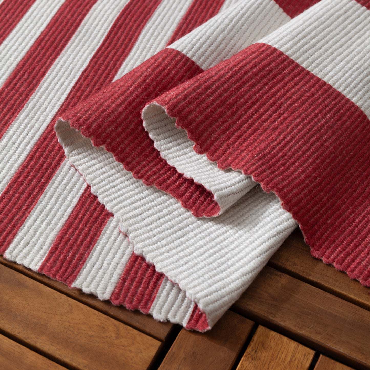 Red/ White Deck Stripe Printed Indoor/Outdoor Rug 120 x 170cm