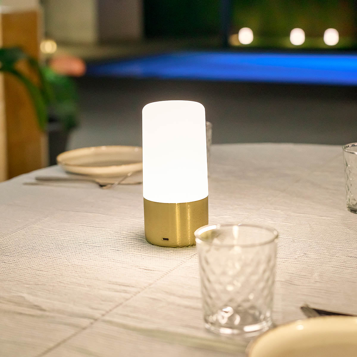 MAIA Rechargeable Table Lamp, Brass