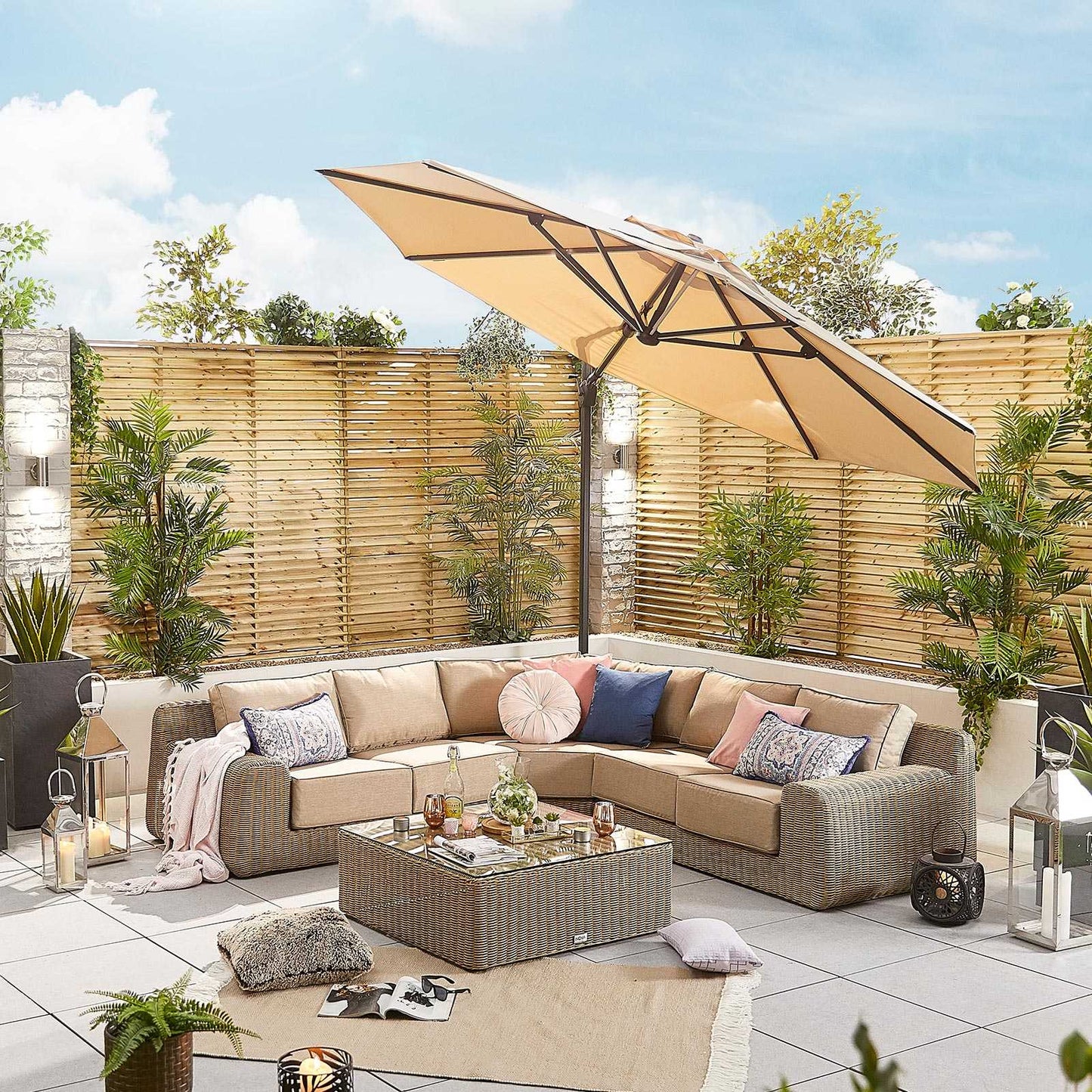 Nova - Galaxy LED Cantilever Parasol, 3.5m Round