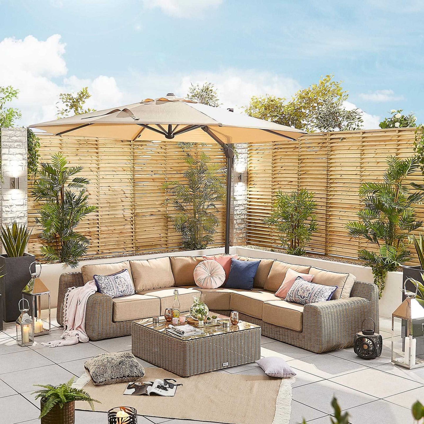 Nova - Galaxy LED Cantilever Parasol, 3.5m Round