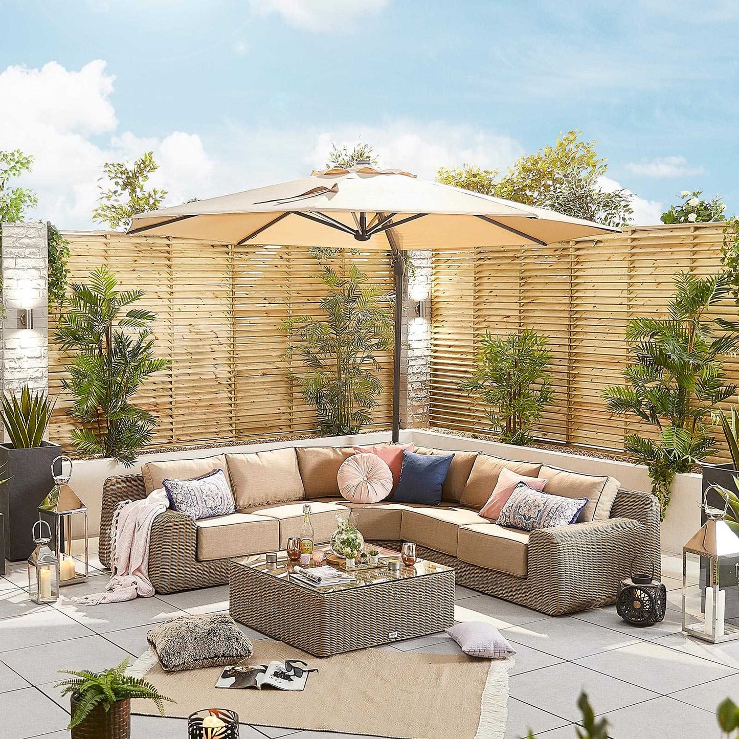 Nova - Galaxy LED Cantilever Parasol, 3.5m Round