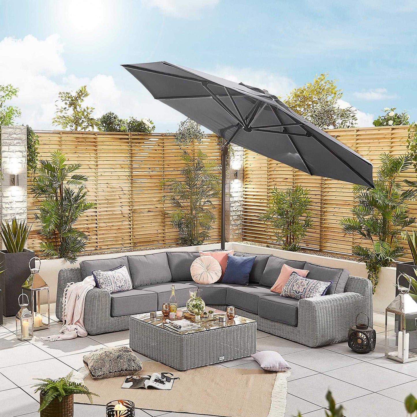Nova - Galaxy LED Cantilever Parasol 3.5m Round, Grey