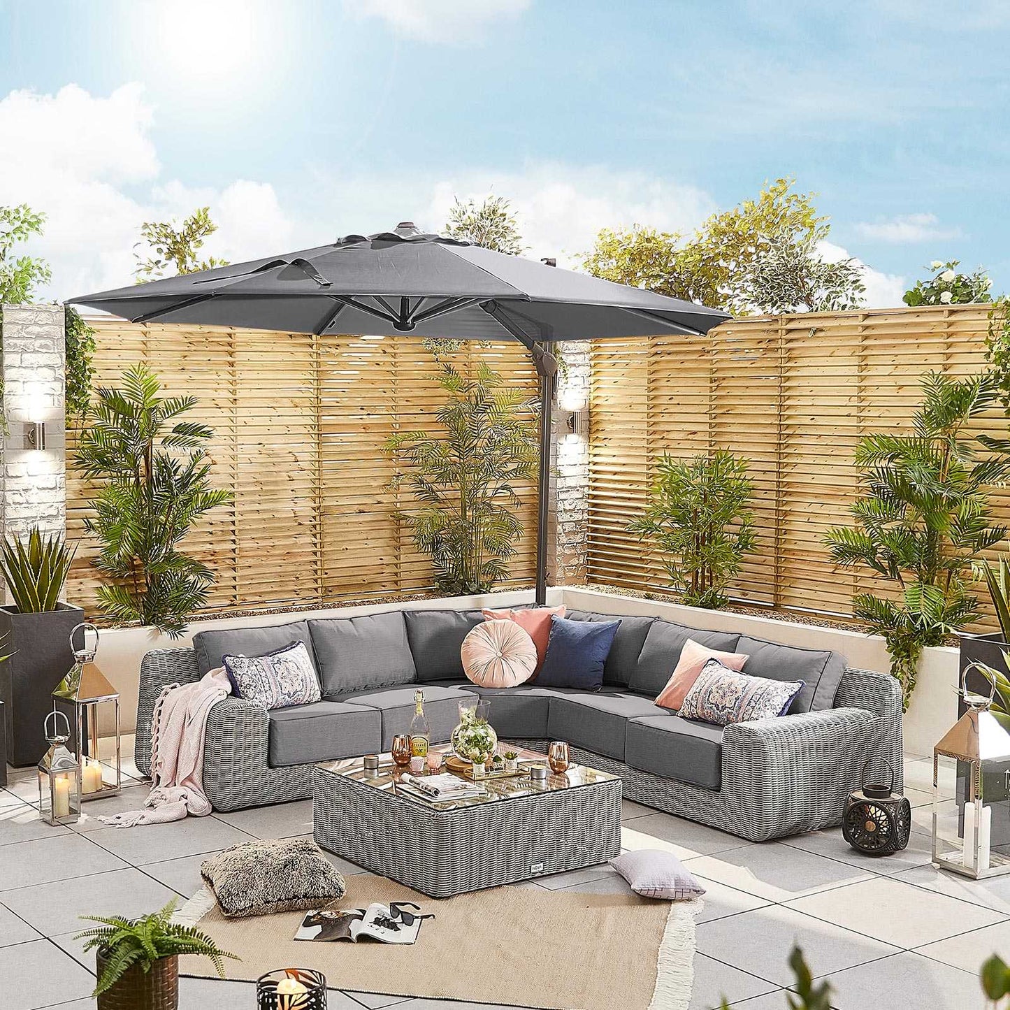Nova - Galaxy LED Cantilever Parasol 3.5m Round, Grey
