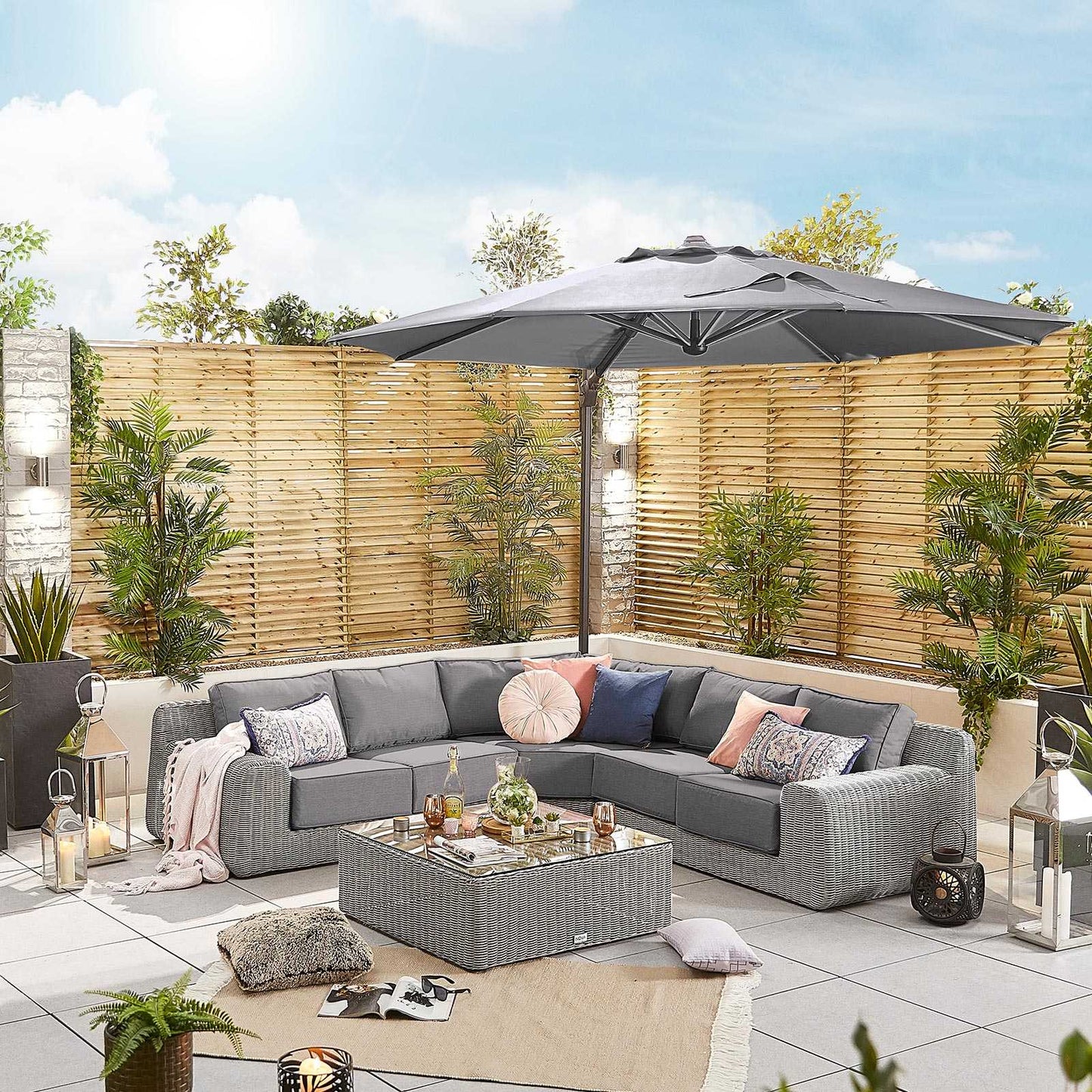 Nova - Galaxy LED Cantilever Parasol 3.5m Round, Grey
