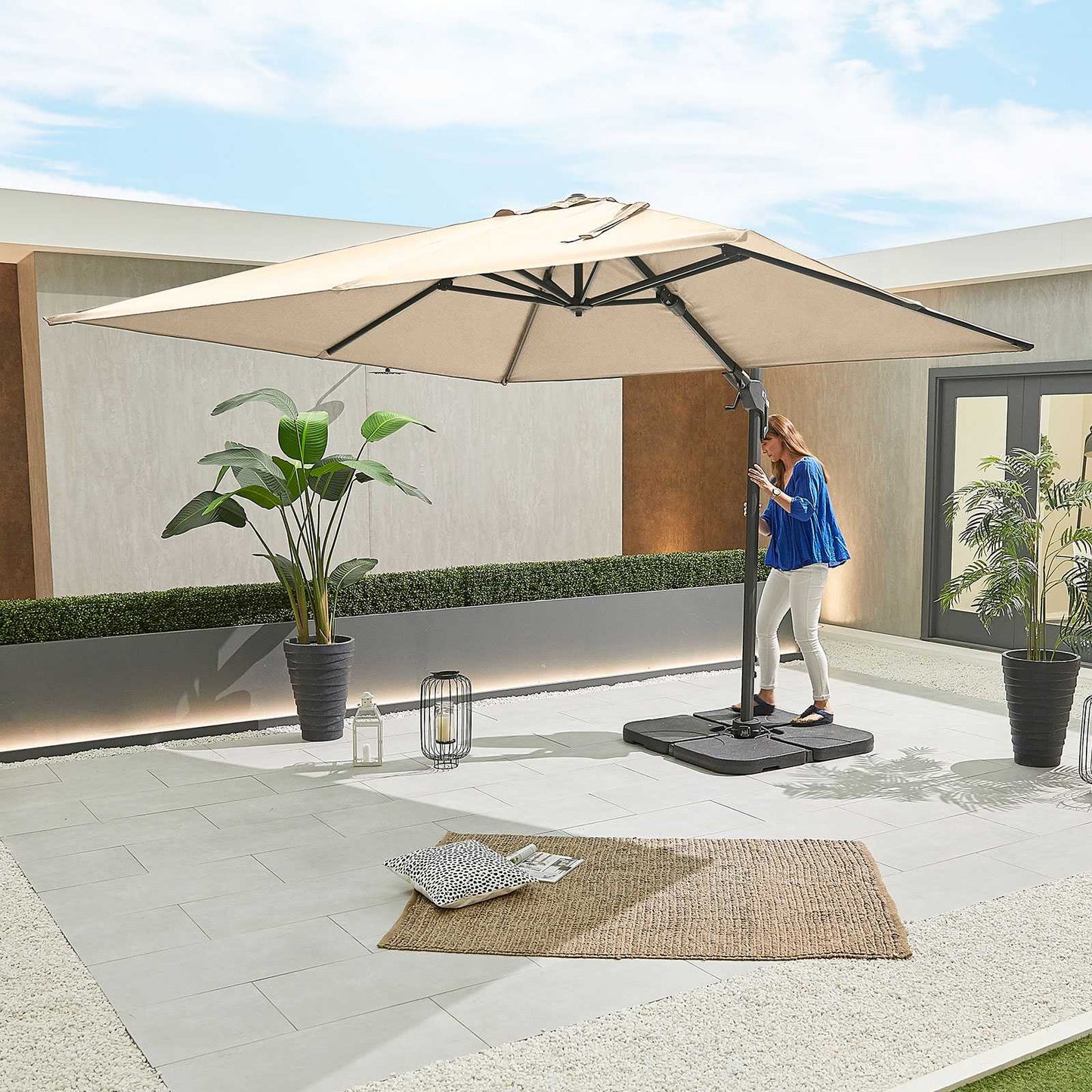 Nova - Genesis Cantilever Parasol 3m Square, Beige