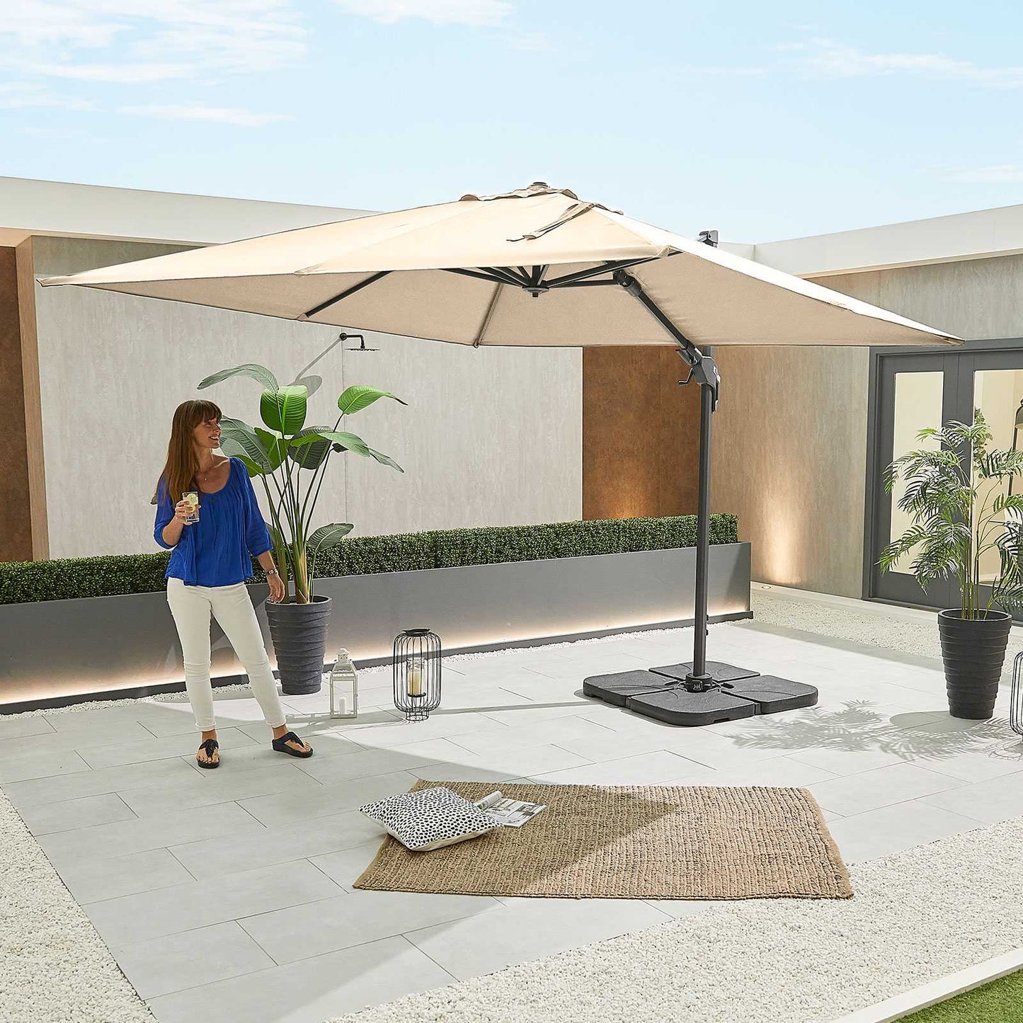 Nova - Genesis Cantilever Parasol 3m Square, Beige