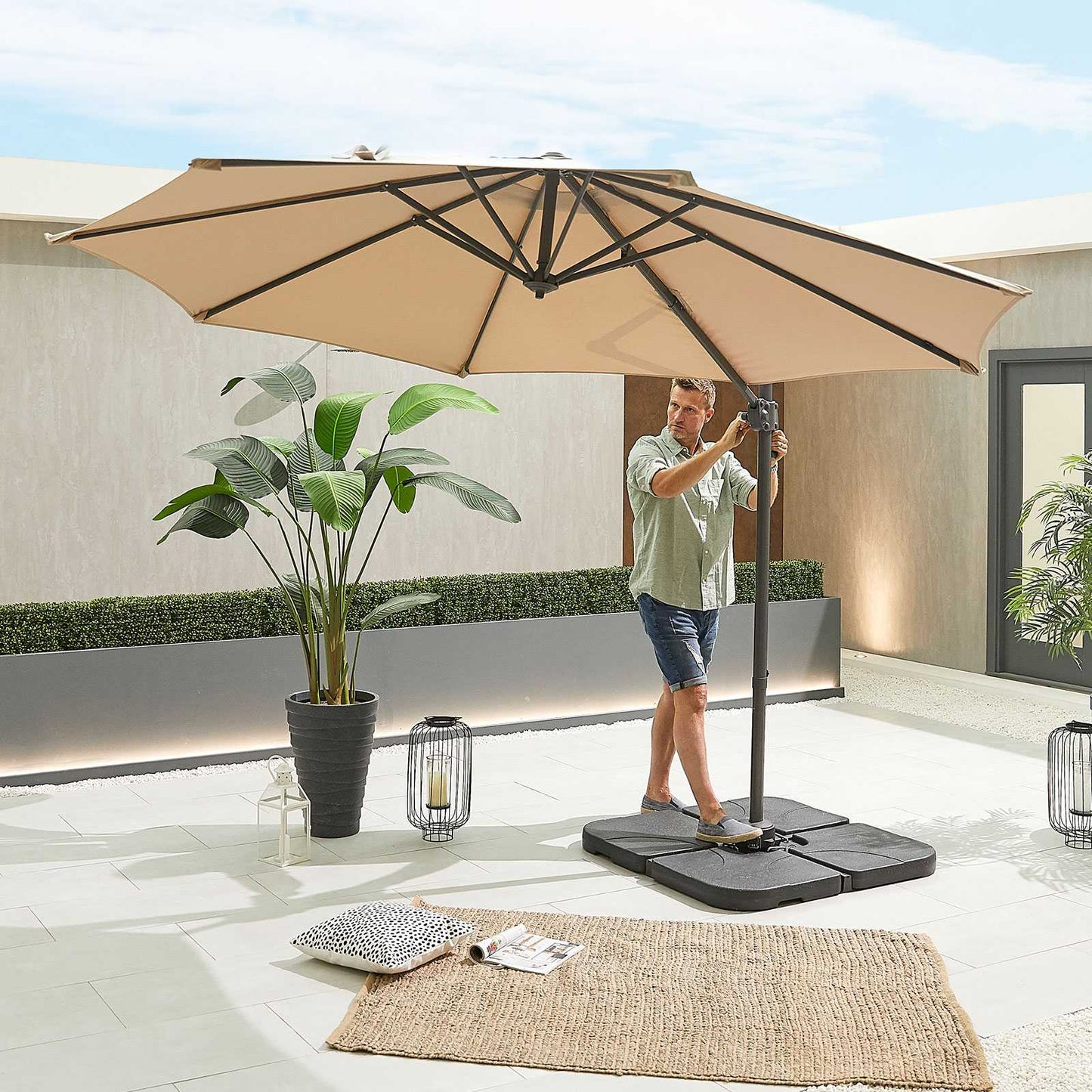Nova - Apollo Cantilever Parasol 3m Round, Beige