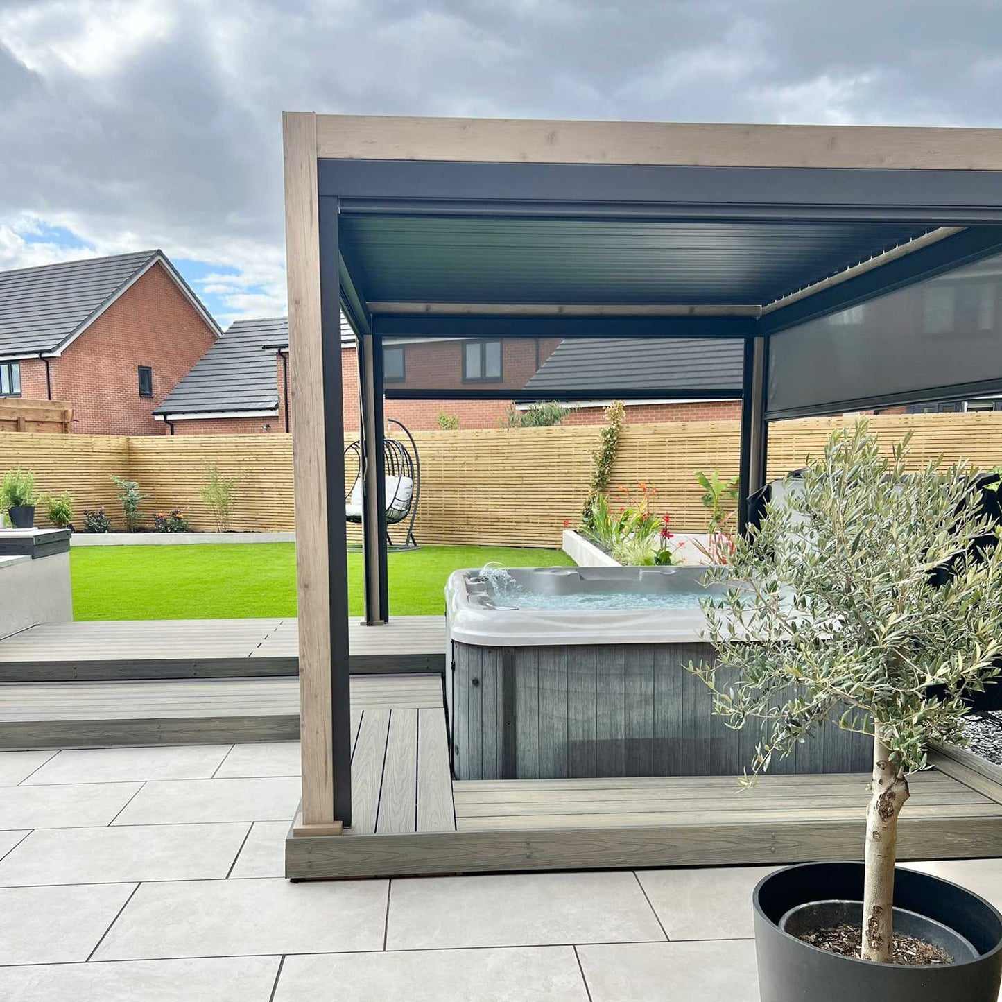 Nova - Titan Aluminium Pergola 4m x 3m, Wood Look