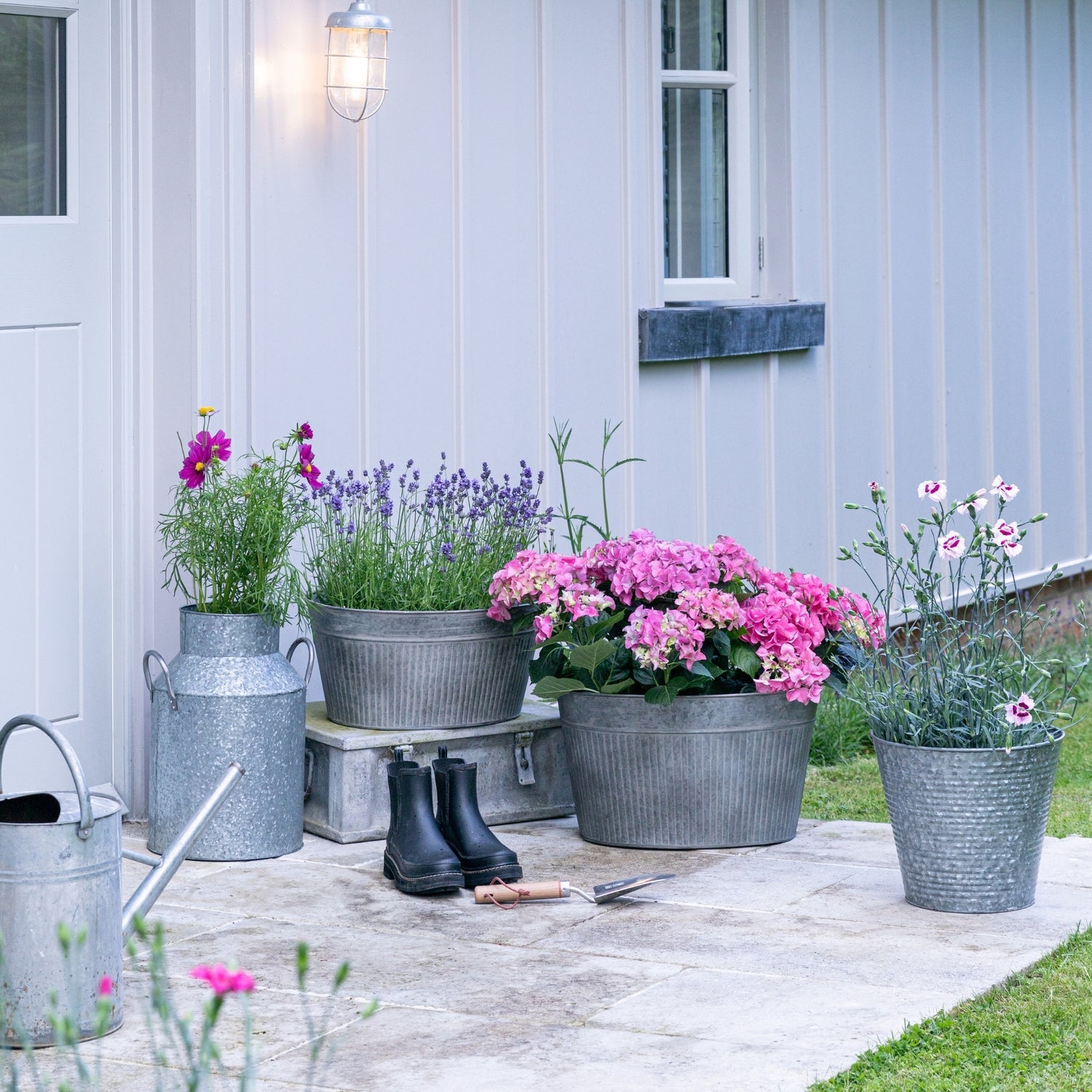 Outdoor Galvanised Trough, Medium – RAKE Online